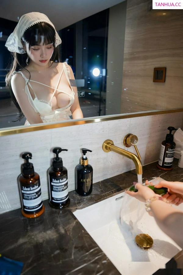   [XiuRen]高清写真图 2025.08.08 No.10631 软情 女仆装扮第20张图片